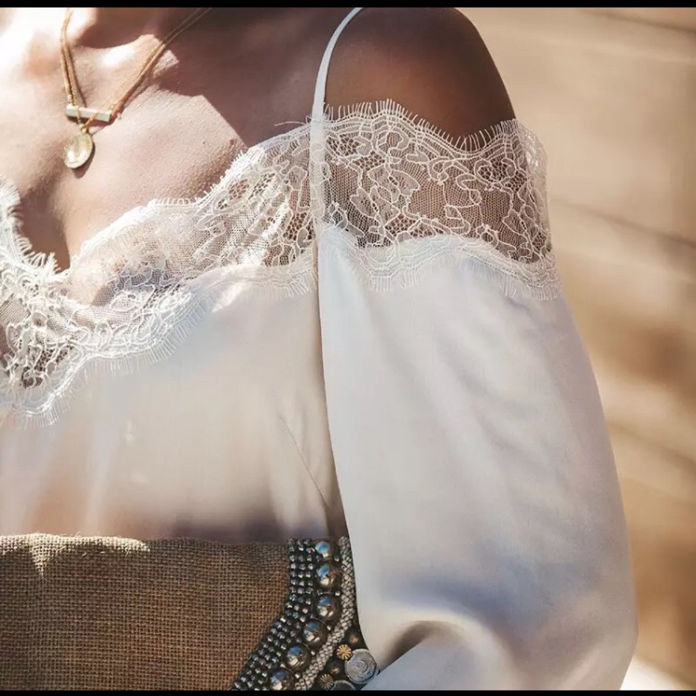 COLD SHOULDER TOP - Picture 5 of 7